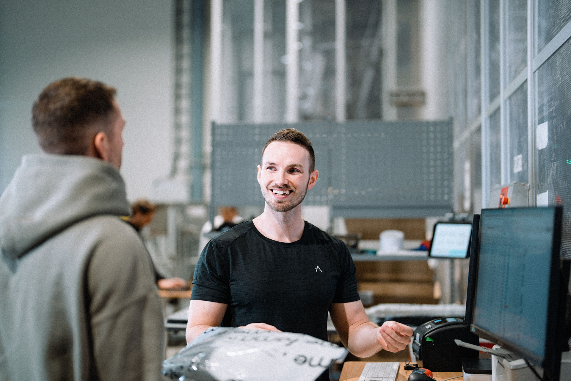 Human-robot collaboration using Pio to scale warehouse productivity and reduce manual picking.
