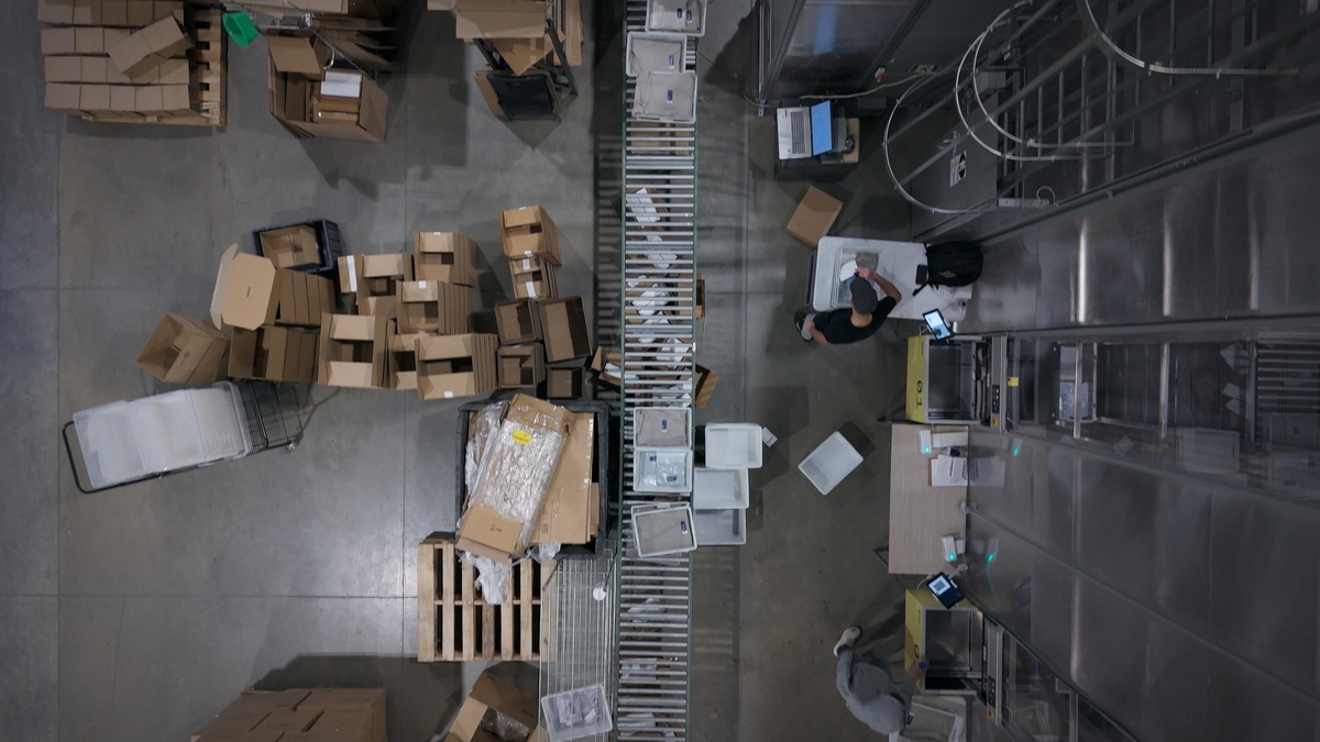 Warehouse automation and cube storage for peak season fulfillment