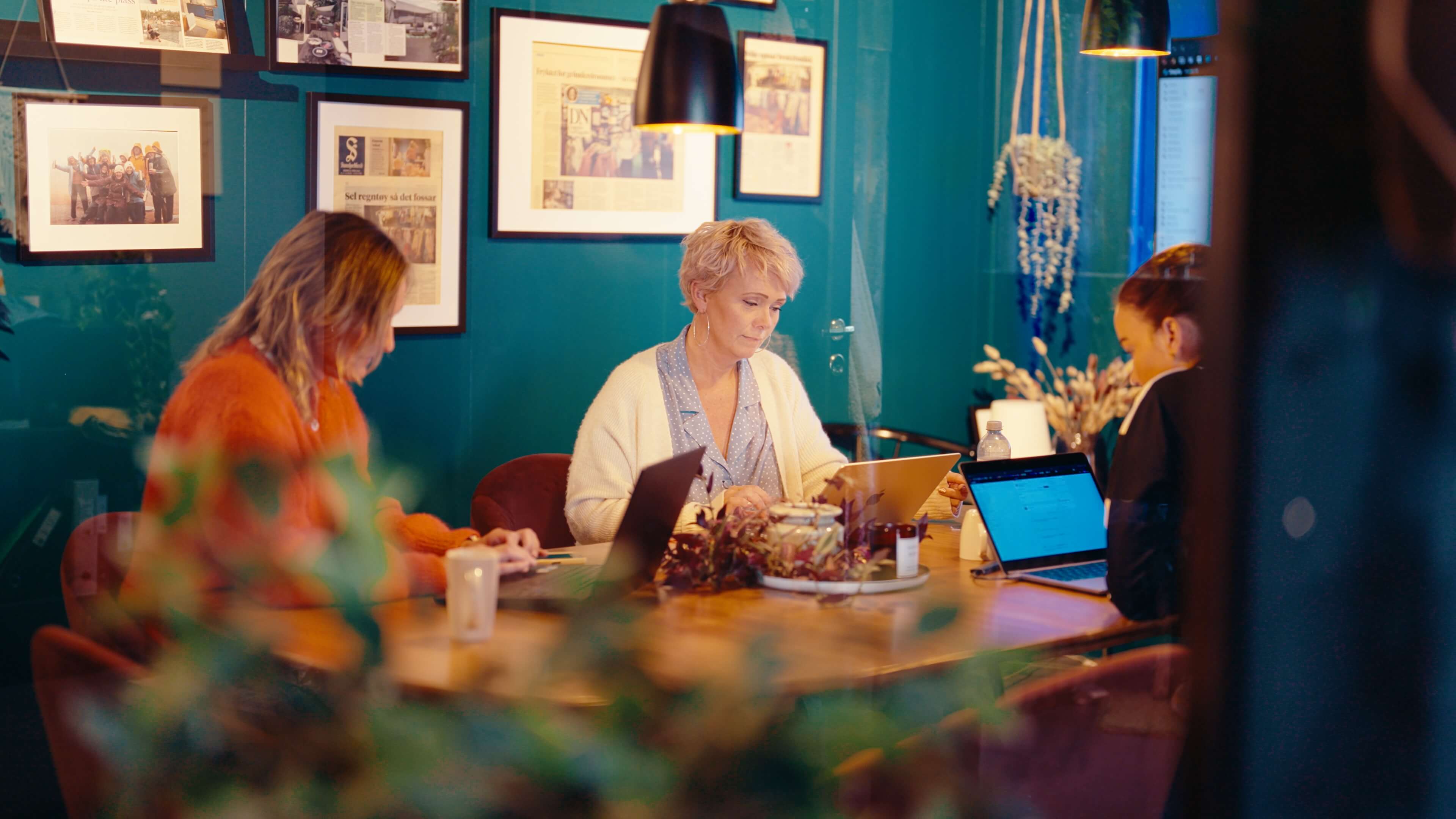 Efficient warehouse layout for ecommerce showing how automation improves picking accuracy and speed.