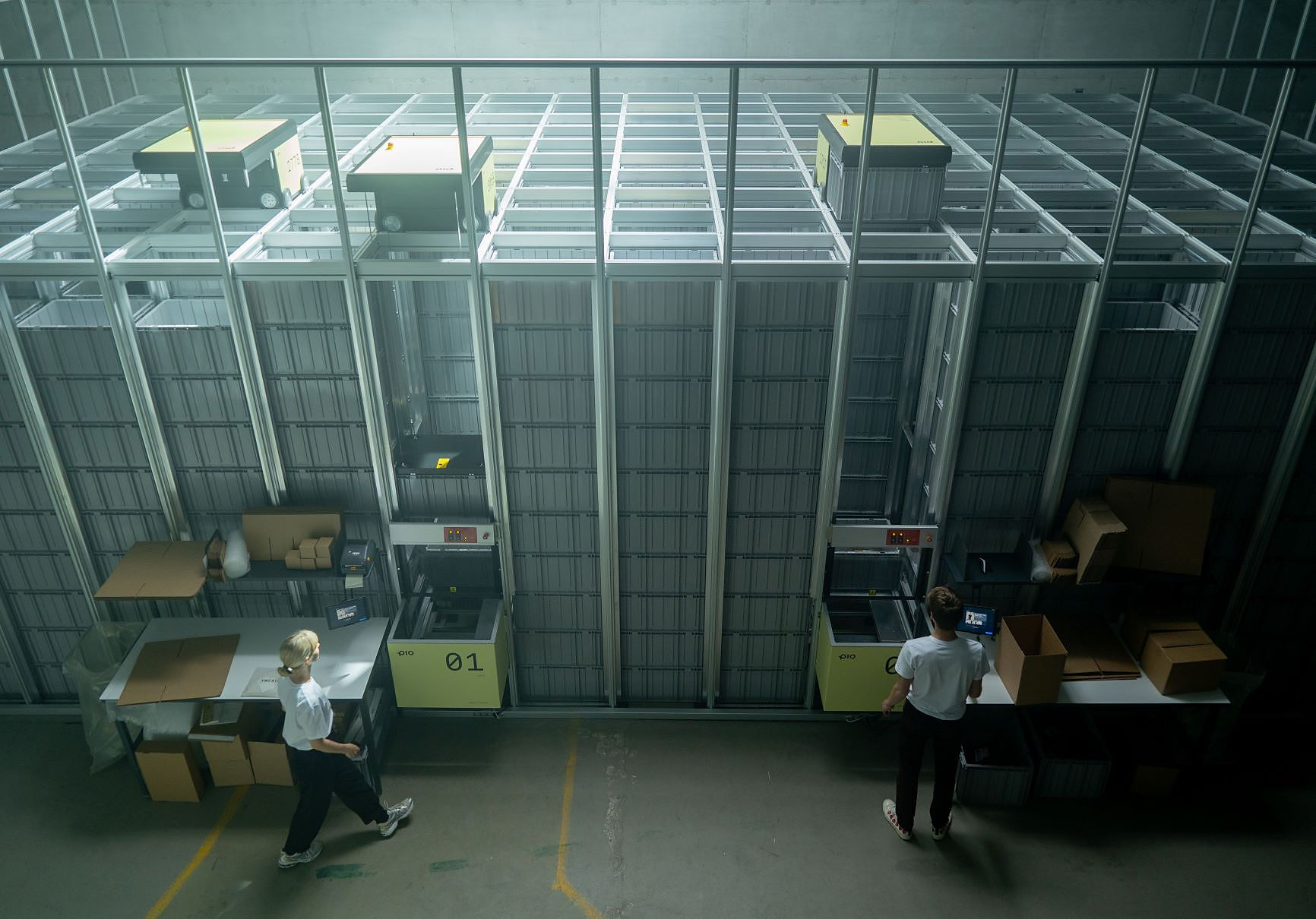 Compare Pio and AutoStore warehouse automation systems – cube-based robotics for SMBs and enterprises.
